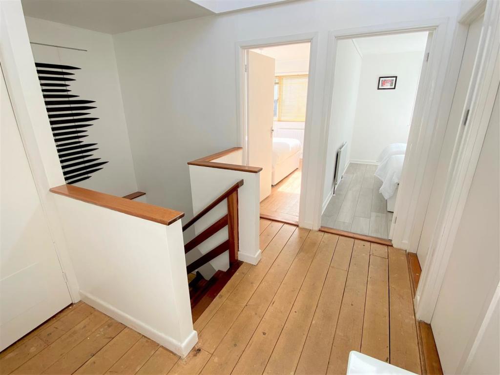1 Farfield Place Landing 2