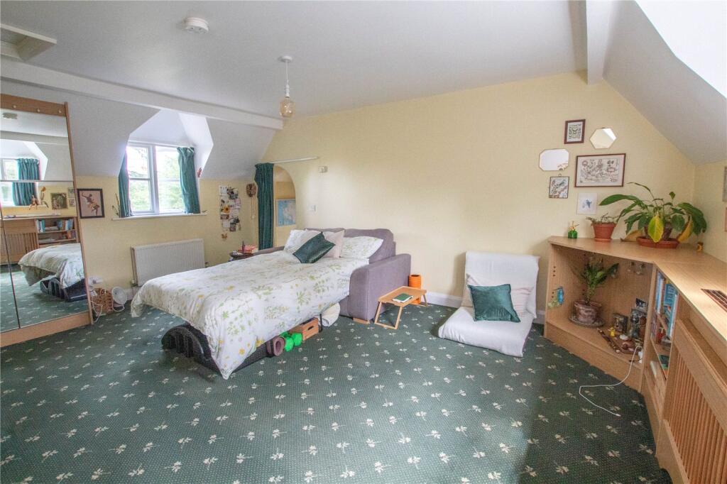 Bed/Sitting Room