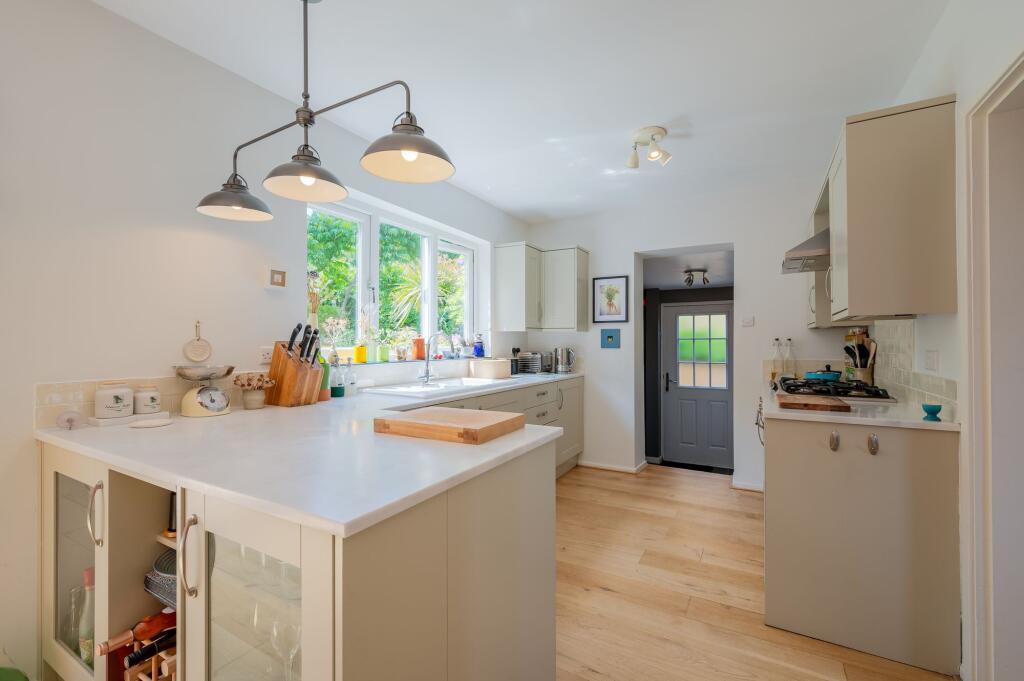 KITCHEN/DINER AND LOUNGE