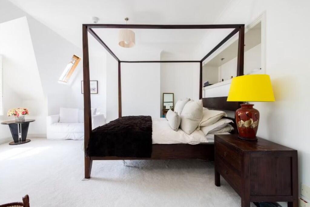 72 Addison Gdns -...