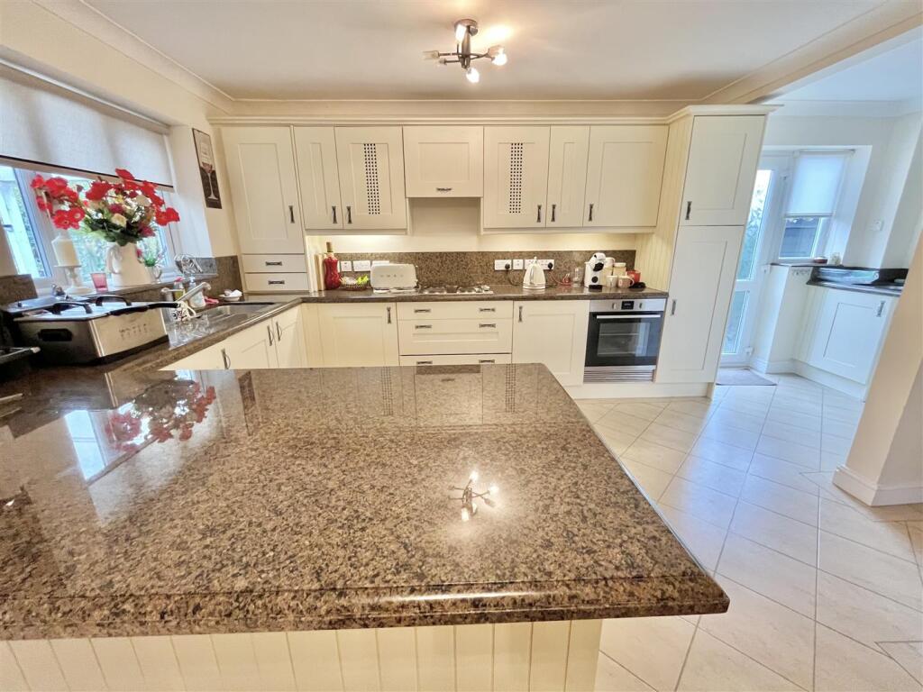 Breakfast Kitchen Aspect 3