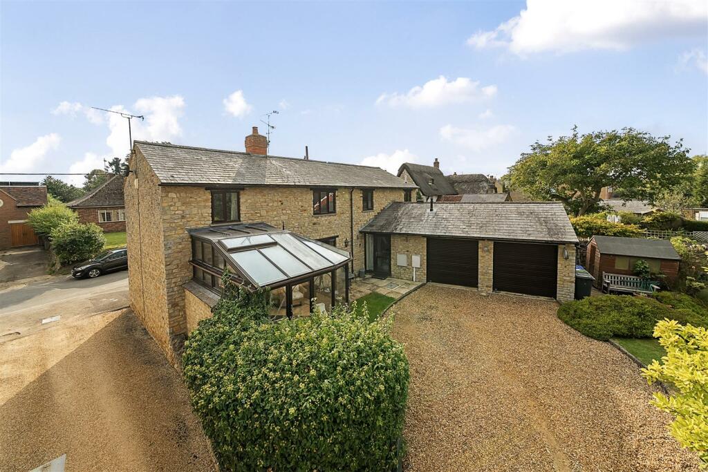 Clare Barn,Yardley Gobion