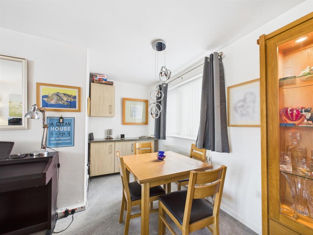 Reception Room/Dining Area