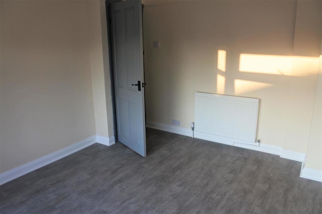 Bedroom 1.JPG