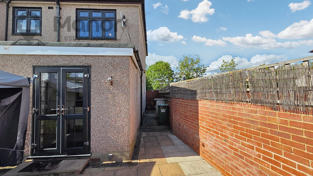 WhatsApp Image 2025-09-08 at 16.16.22 (1)