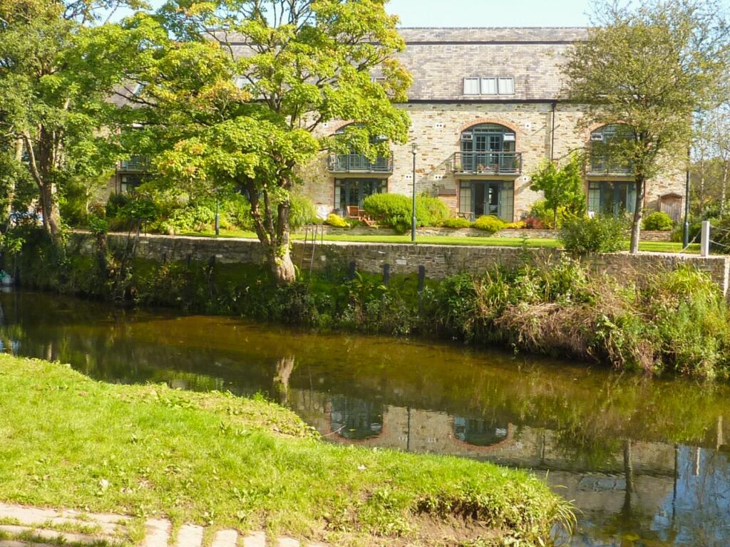 To Book A Viewing Call TPS Lostwithiel on 01208 87