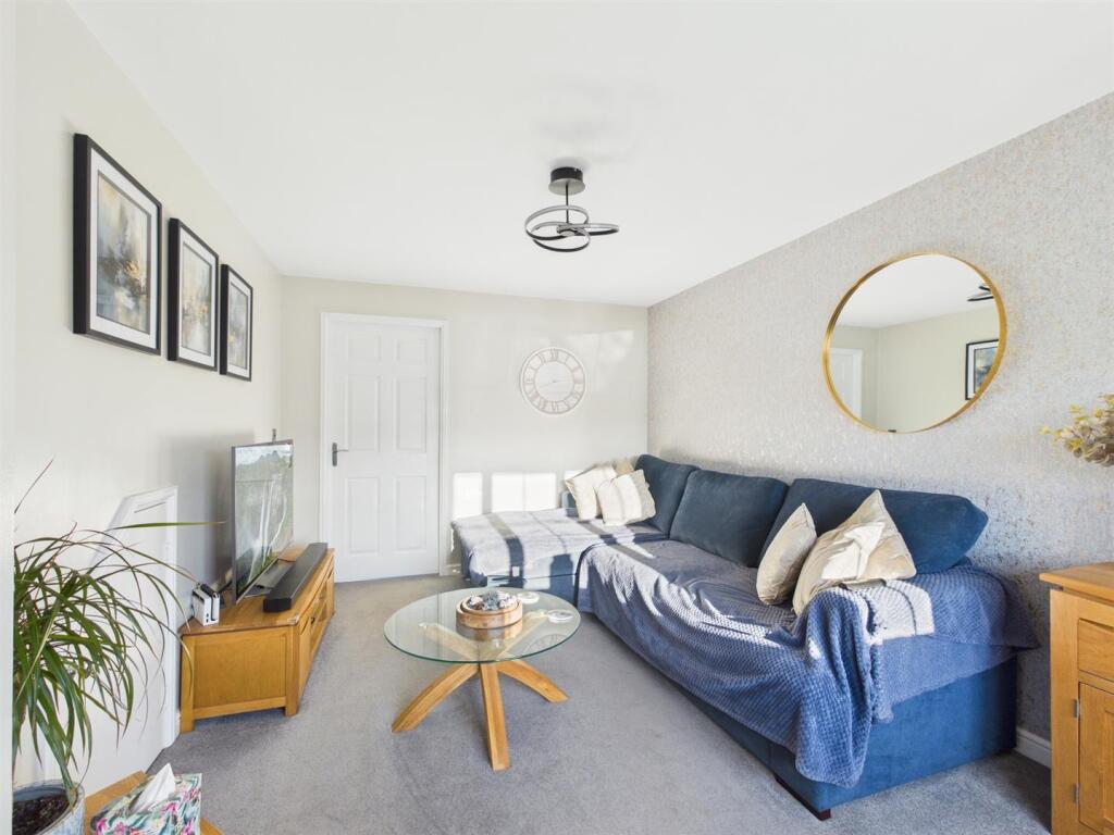 19 Cranmer Road Photos (3).jpg