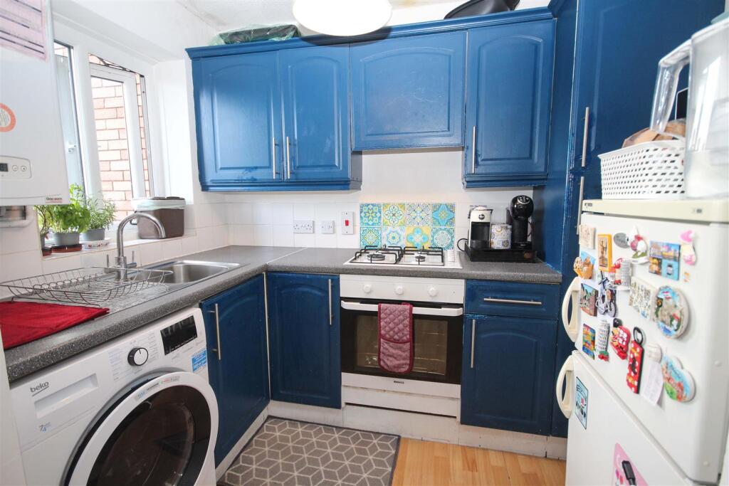 kitchen1.jpg