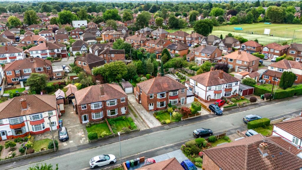 dji_fly_20250811_124342_0028_1754926063452_photo.j