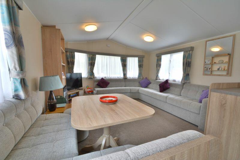 Dining area to living room