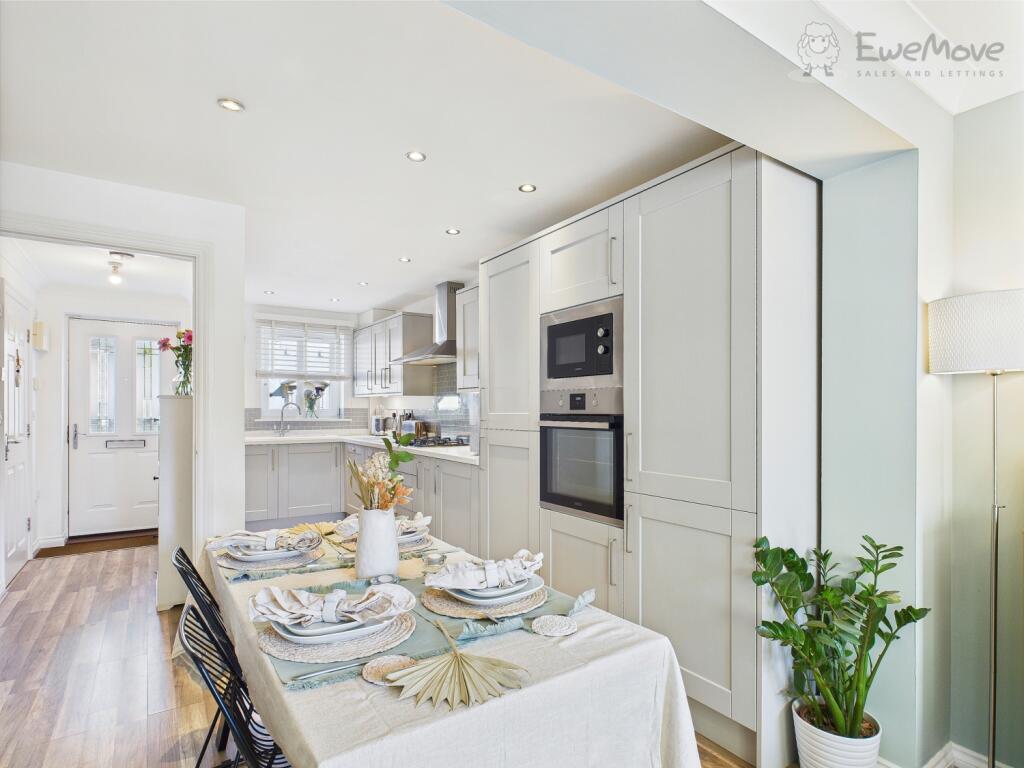 EweMove South Molton - Raleigh Mead - Living Area 