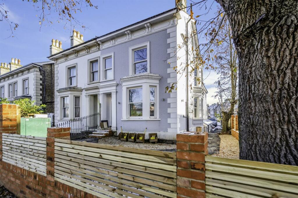 LYNWOOD OAK, FLAT 5 KENNEDYS- (2).jpg