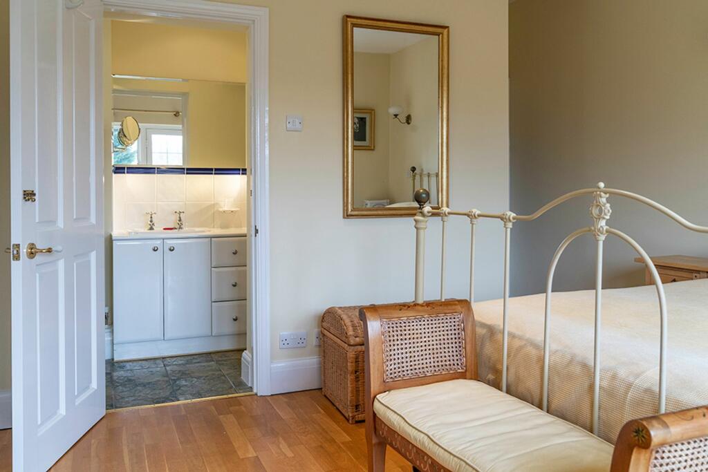 Master Bedroom En-Suite