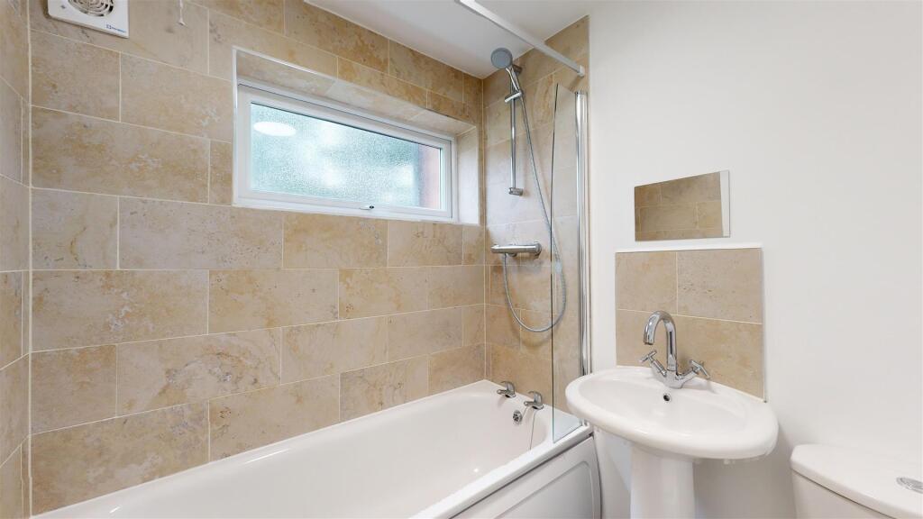 21 New Street, Bathroom.jpg