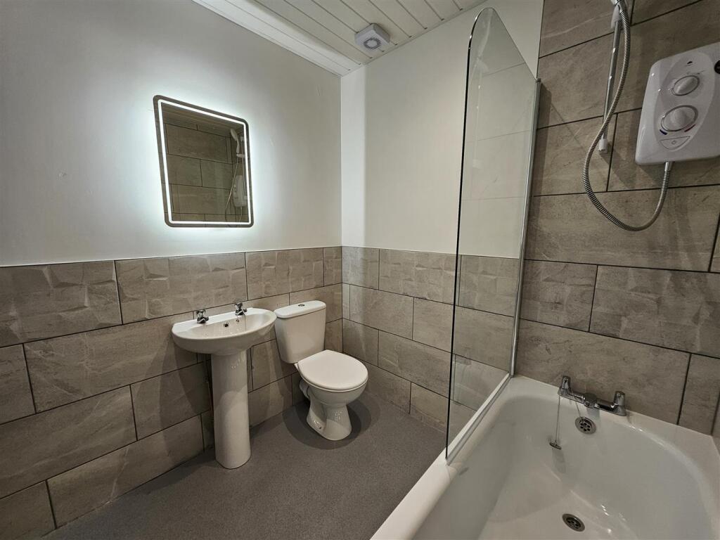 Bedroom Four Private Bathroom View 3