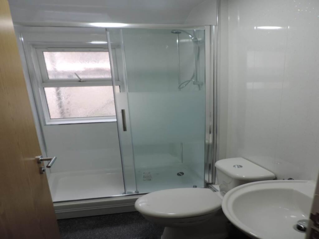 Shower room 2