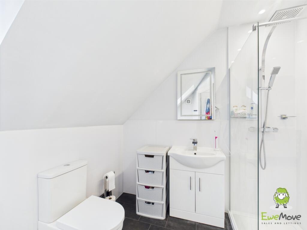 EweMove Estate Agents Basingstoke - Sinclair Drive