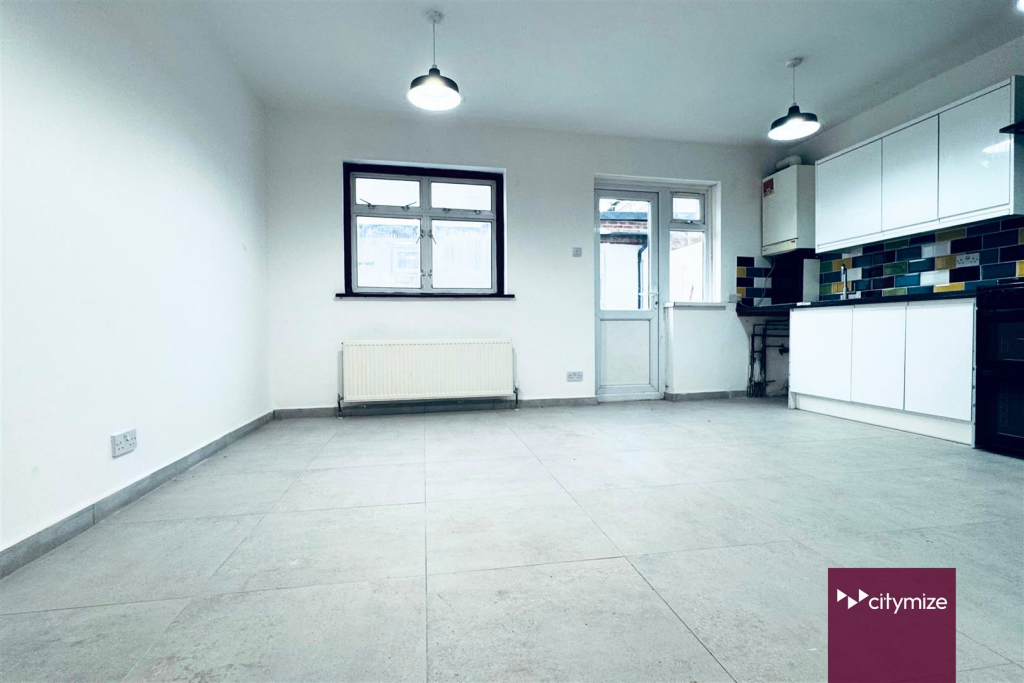 Kitchen &amp; Dinning