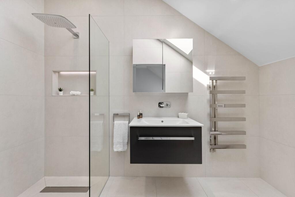 Bedroom Four En-Suite