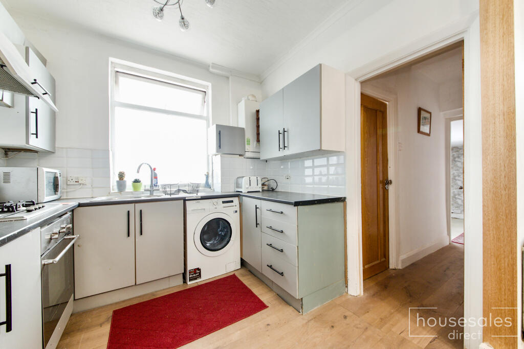 Kitchen/ Dining Room 