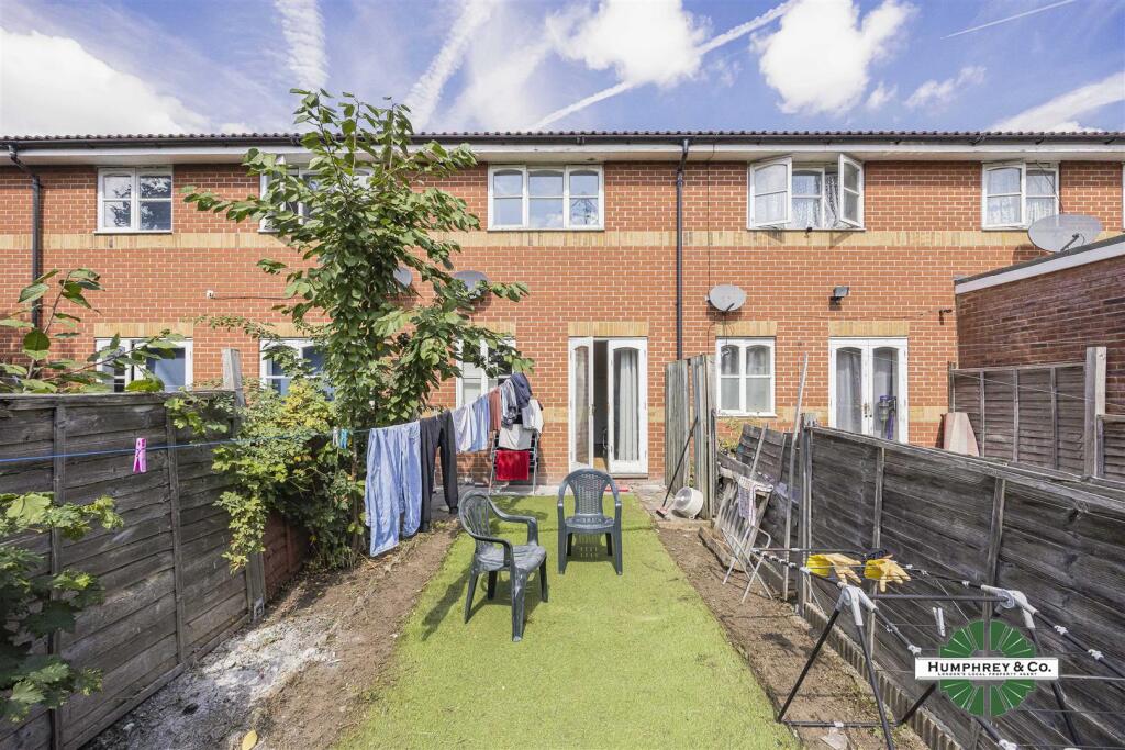 29 Carriage Mews -008.JPG