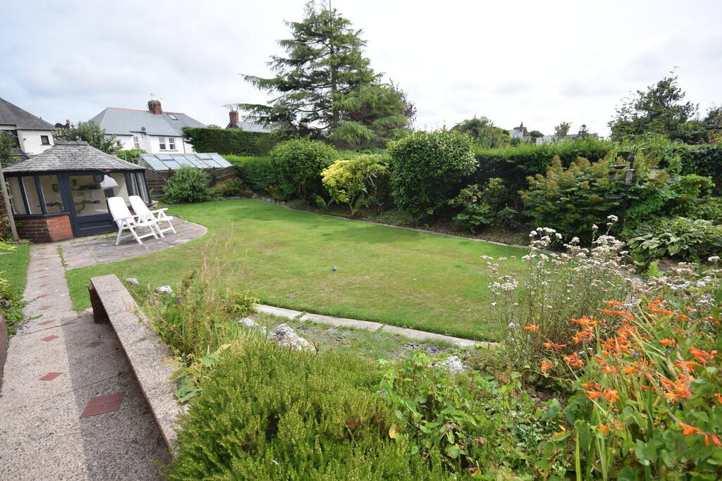 GARDEN 