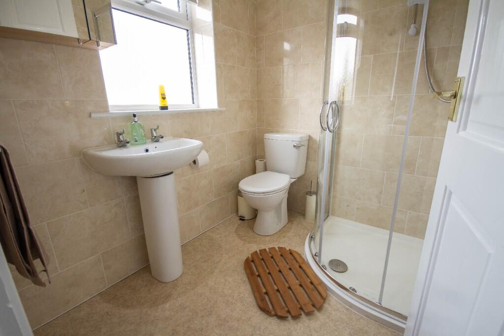 Purple Room en-suite