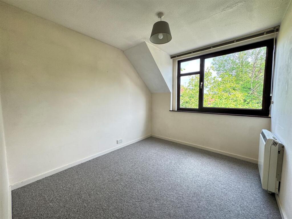 Bedroom 2.jpg