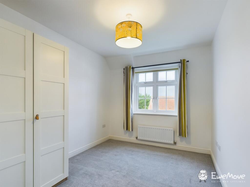 CAM02899G0-PR0040-STILL012