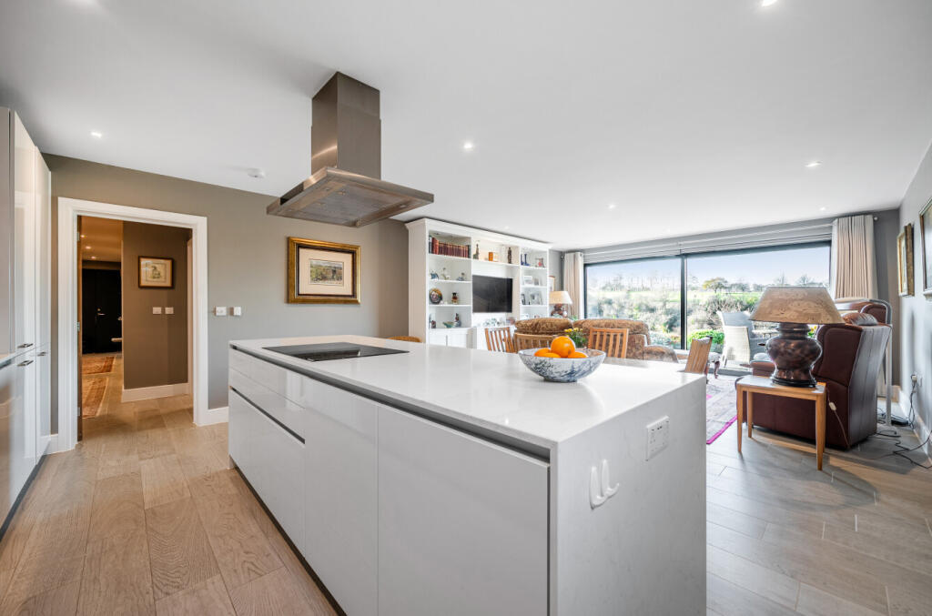 1385020-26-692712...