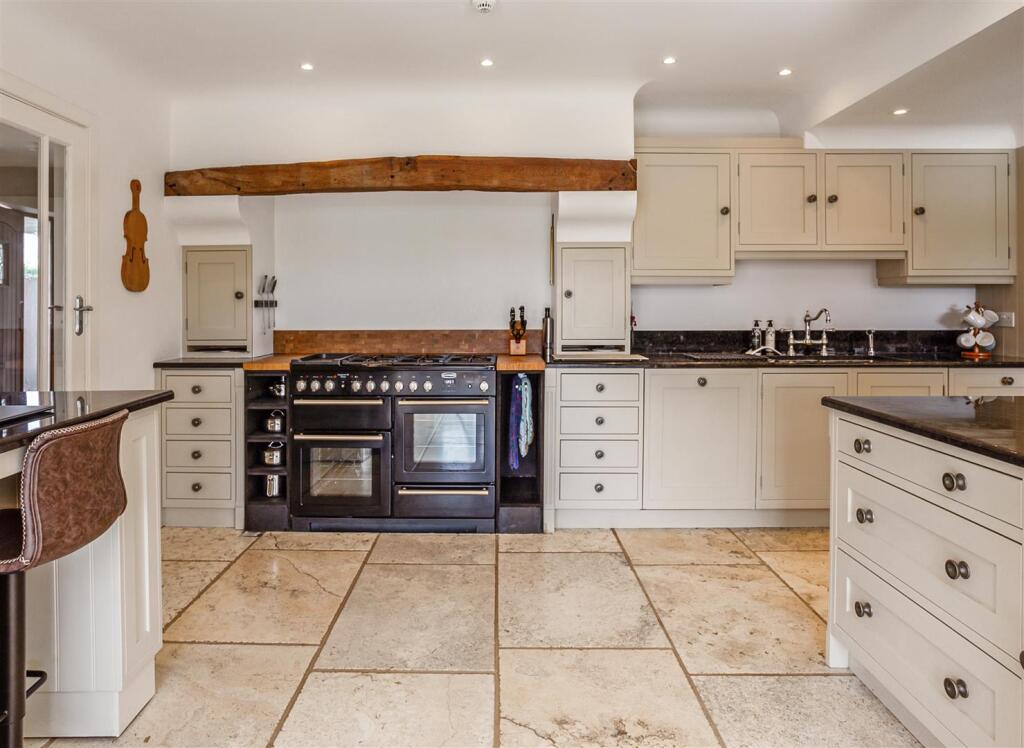 3. 23 Merley Park Road 324341  (16).jpg