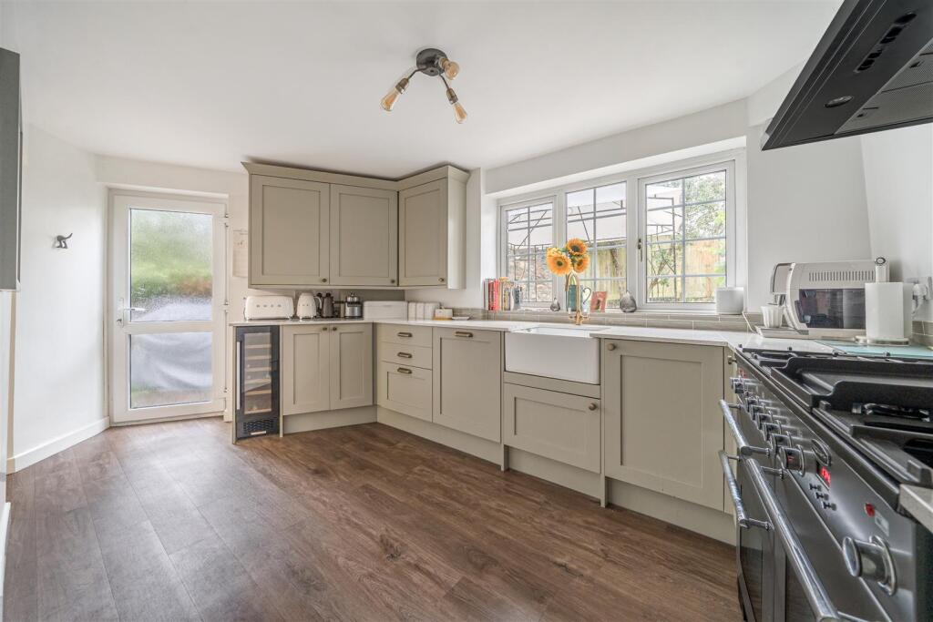 Western Cottage Kitchen..jpg