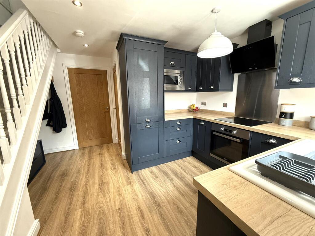 5 york close kit.jpeg