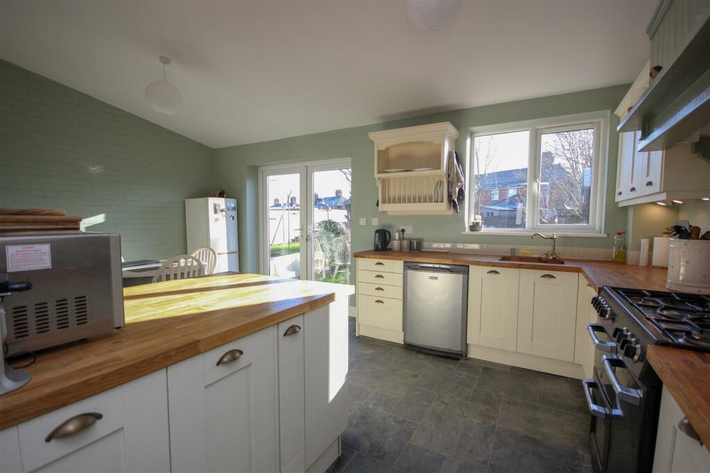 Kitchen Diner 2.jpg