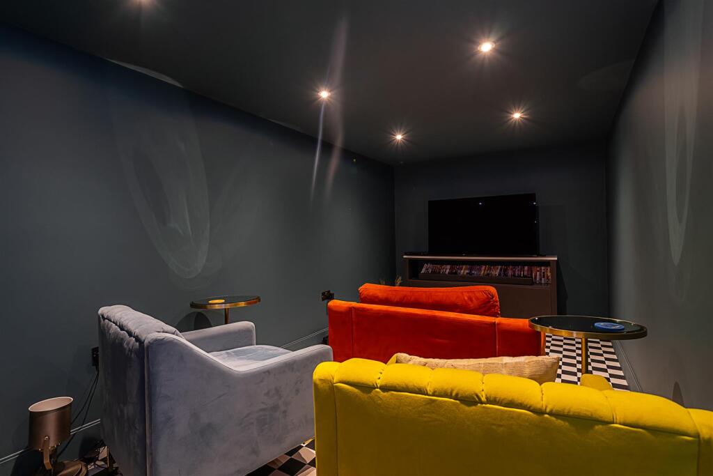 128_a_Elgin_avenue__0031.jpg