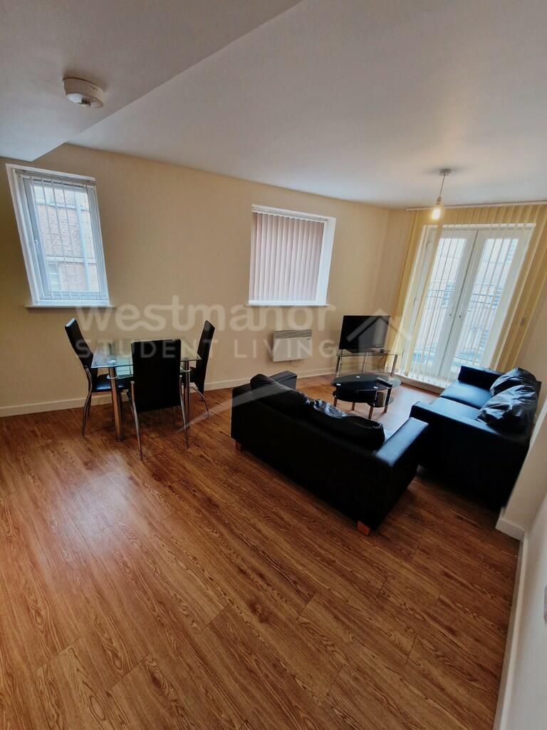 FLAT 18
