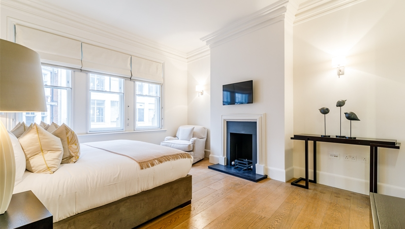 Master Bedroom (3)