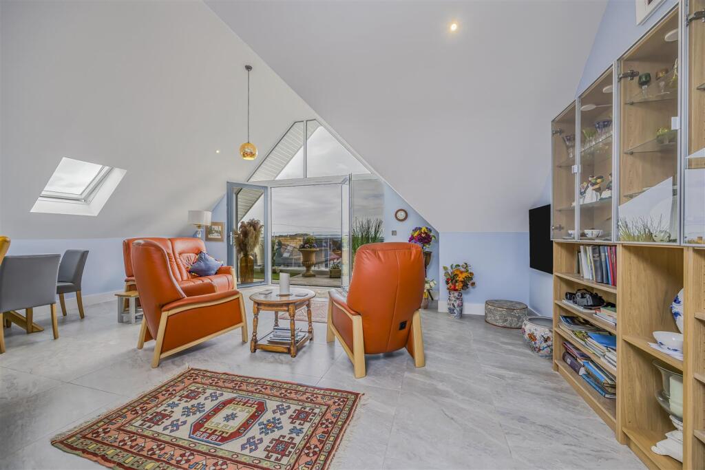 Flat 9 Meraki, 2 Cellars Farm Road, Bournemouth-Po