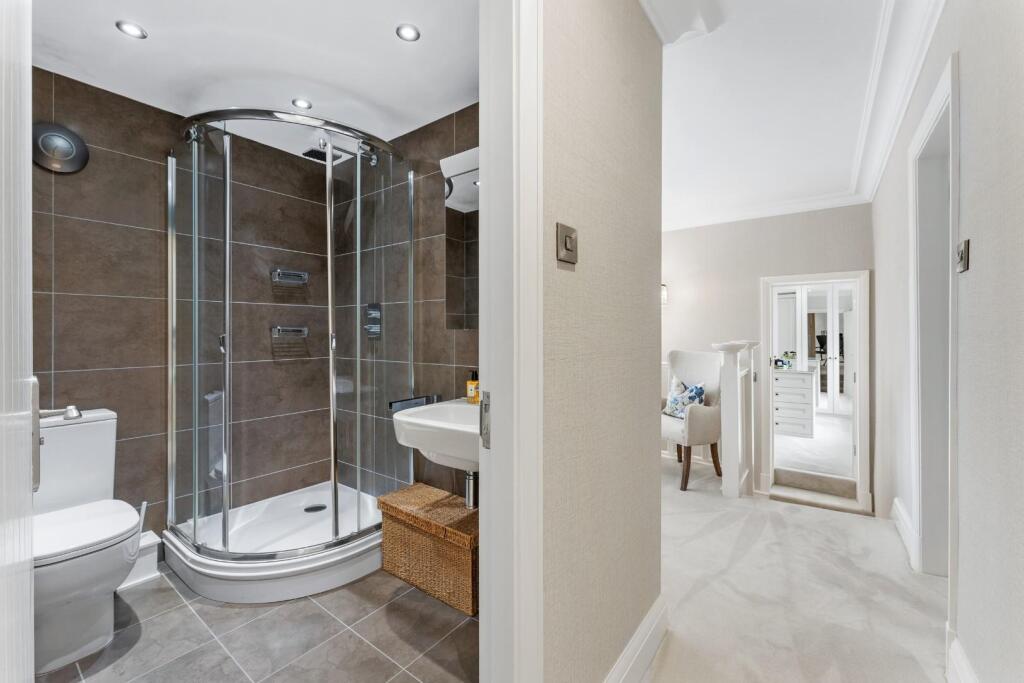 218 WOODFORD ROAD-15.jpg