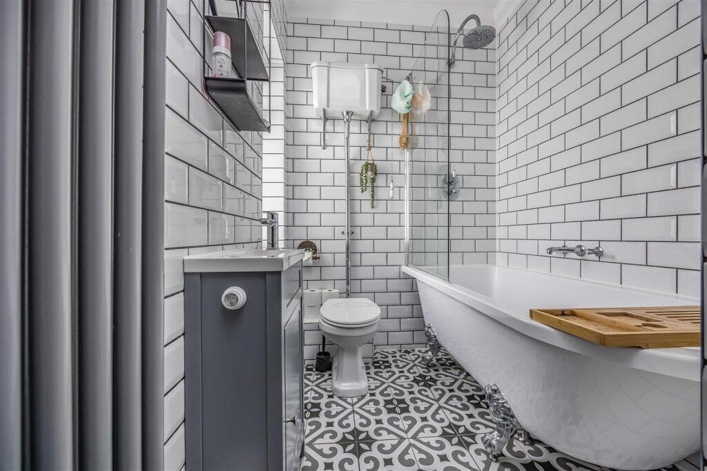 102 Jubilee Road, Southsea-Small-PorticoMarketing-