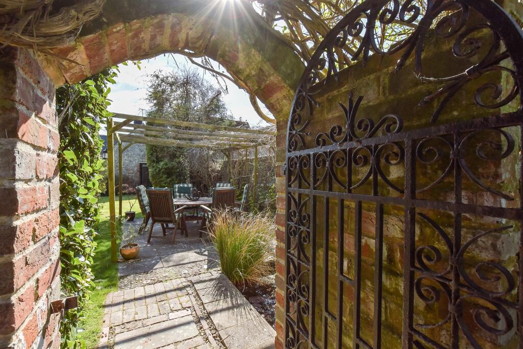 External Lifestyle Photograph