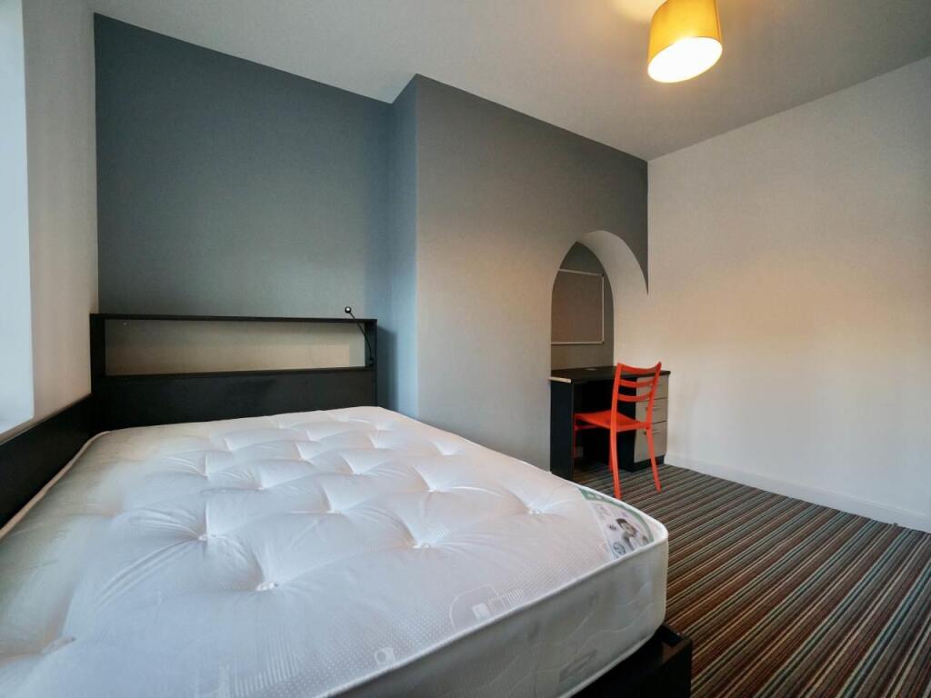 Bed 3.jpg