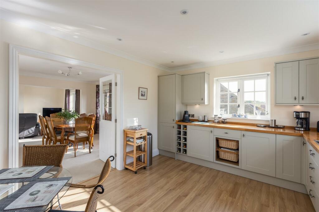 Thornton View 8 Kitchen-2.jpg