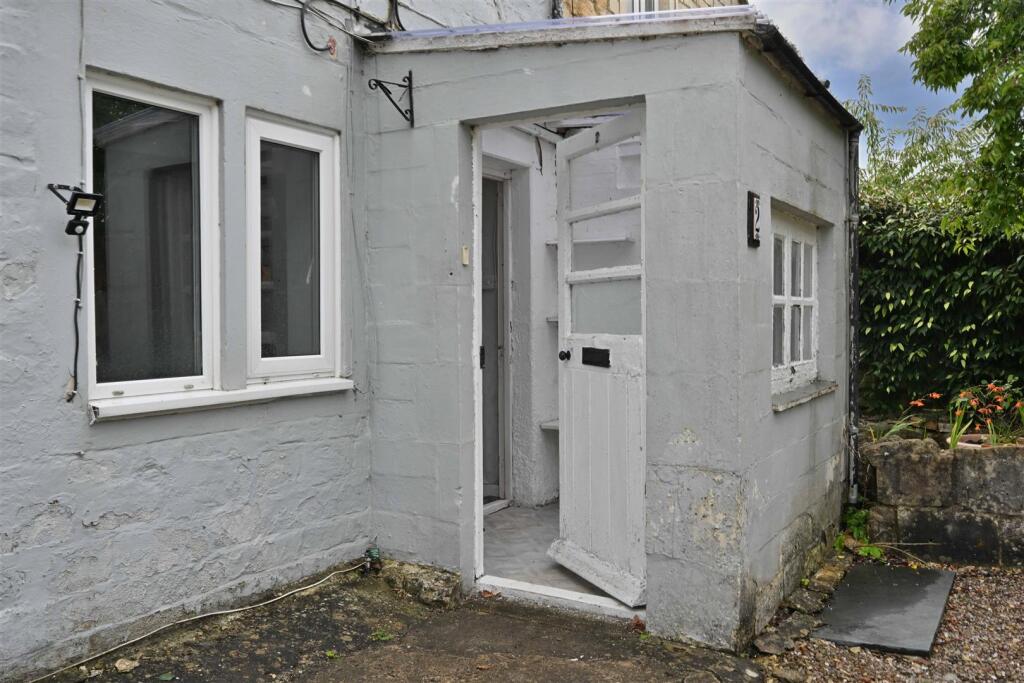 310725 Laura Place, Box Hill, Corsham     012.JPG