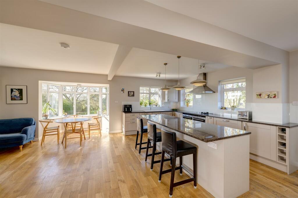 Hendre Hi Res 11.jpg