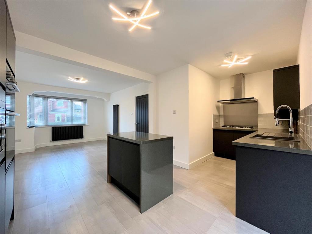 Kitchen Area Aspect 3