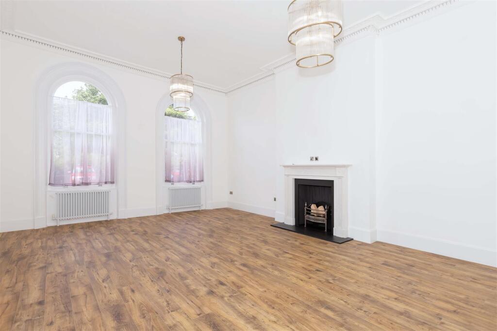 Adelaide Crescent.jpg