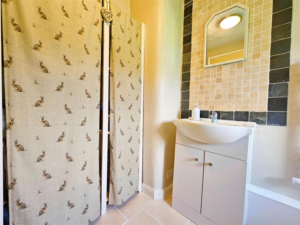 Oddfellow Roww, Measham (19).jpg