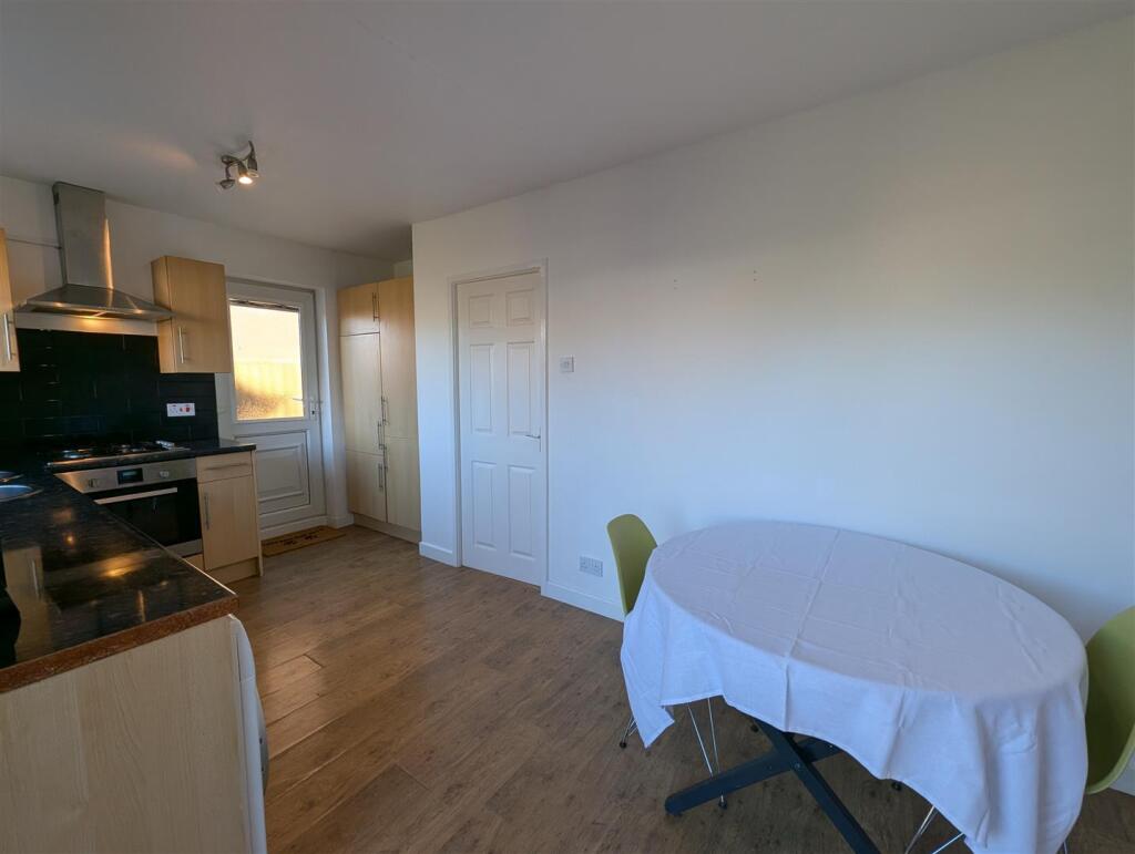 Kitchen/Breakfast Room