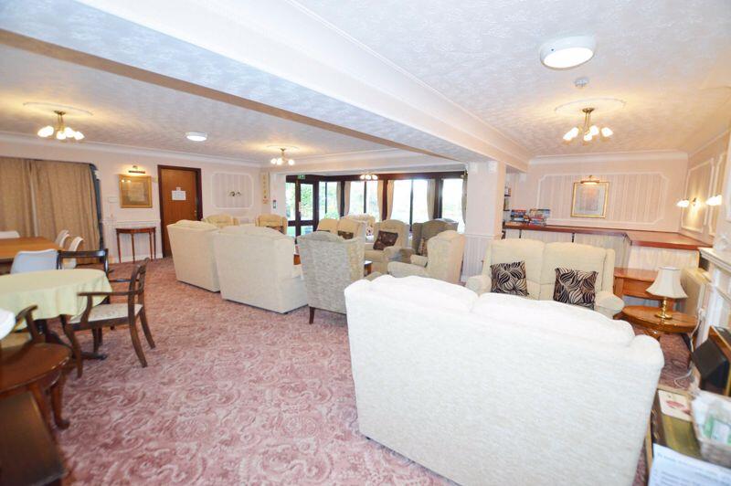 RESIDENTS LOUNGE